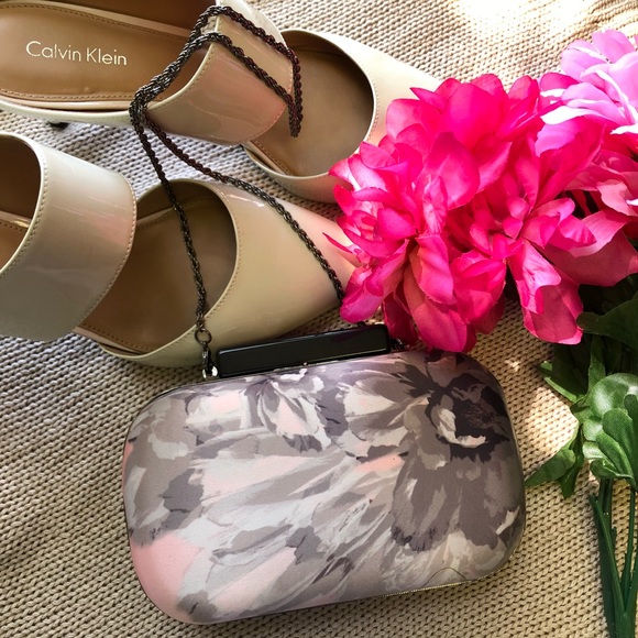 Camilla Clutch - Picture 3 of 8